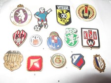 13 RARE OLD VARIOUS EUROPEAN FOOTBALL CLUB METAL PRESS PIN BADGES BEERSHOT SOLD