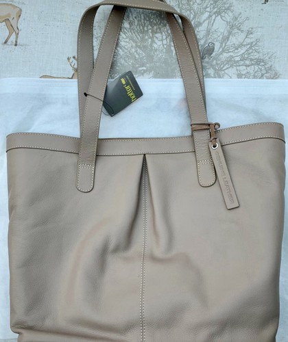 Bnwt hotter beige taupe - hotter, beige/taupe