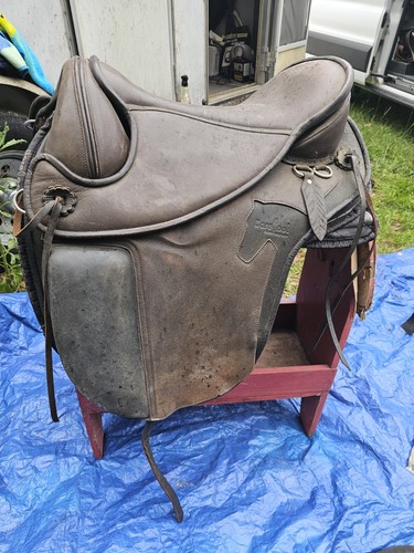 Barefoot treeless saddle and - barefoot,