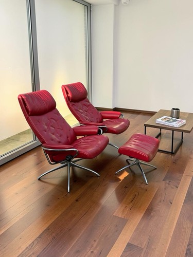 Stunning pair ekornes - stunning,