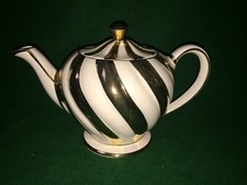 VINTAGE SADLER TEAPOT ~ SWIRL DESIGN IN CREAM AND GOLD