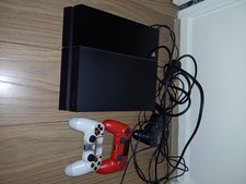 Sony PlayStation 4 (PS4) -