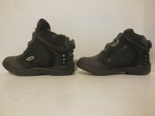 Kids size axo - 3, striker