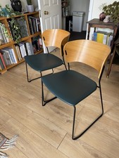 Inclass ARC Chairs by Yonoh – Set of 4 (Sled Base, Oak & Black Steel)