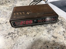 Vintage GE Digital AM/FM Clock