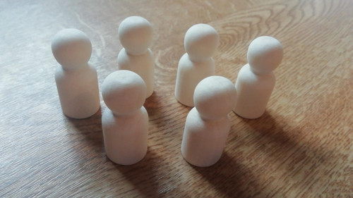 Little wooden figures - 6,