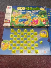MB Games GLO FRIENDS Matching Pairs Board Game -Glow Worms VINTAGE 100% Complete