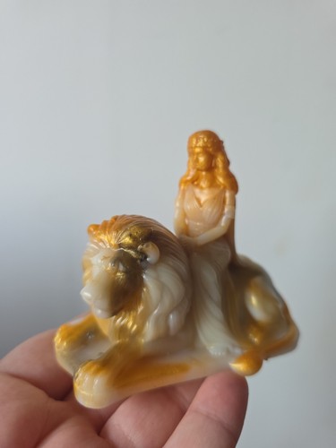 Handmade lion queen resin - handmade,