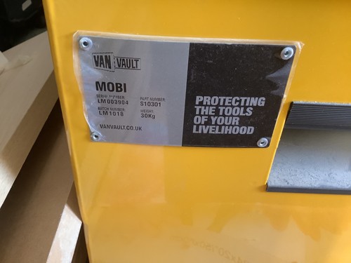 Mobi van vault - 2, locking