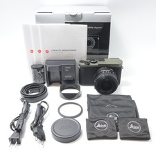 Leica Q2 Monochrome Reporter