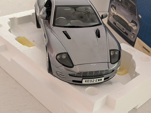 Kyosho aston martin - martin, v12