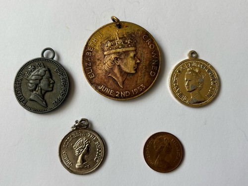 Queen elizabeth ii tokens - -,