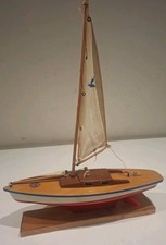 Vintage Seifert Mono Hull Vintage Pond Yacht  Red And White Hull Germany made