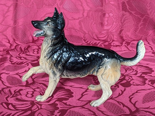 Royal doulton alsatian german - royal, alsatian/german