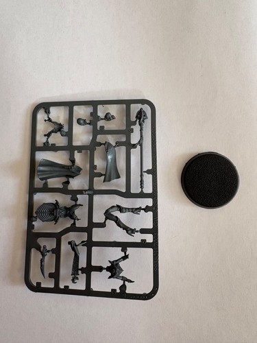 Genestealer cults magus - -,