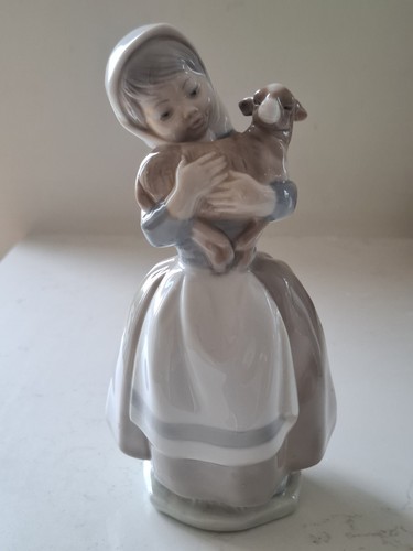 Lladro nao girl with lamb - nao,