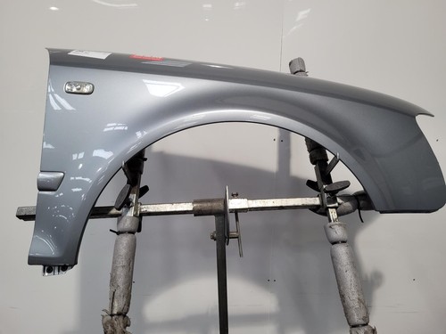Audi 2006 front right - front, wing