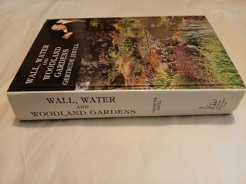 Wall water and woodland - water,