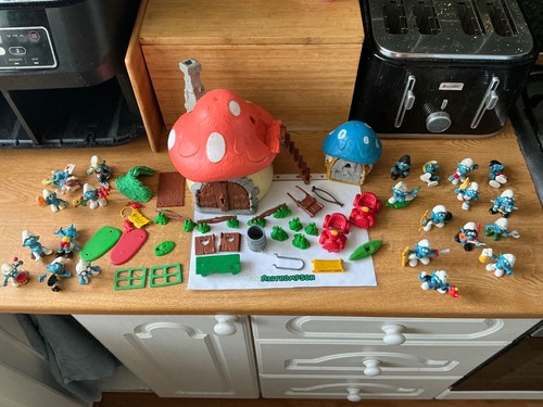 Vintage smurfs figures - vintage,