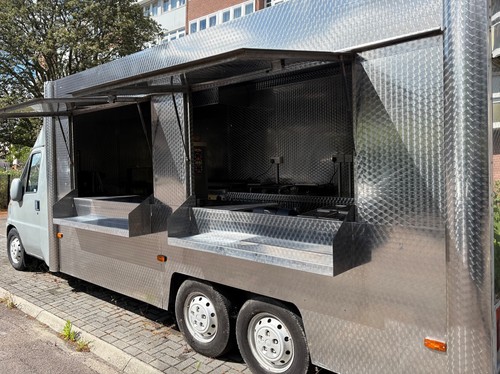 Fully equipped food van - food,