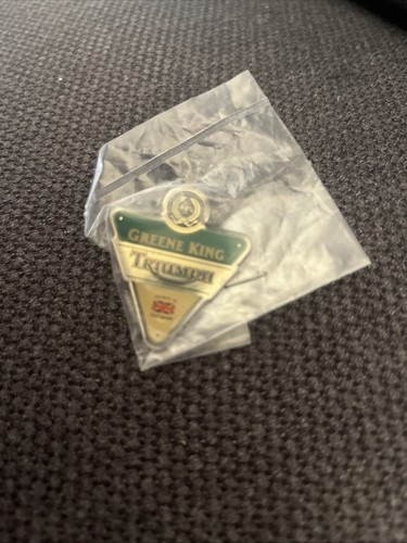 Greene king triumph beer pin - greene,