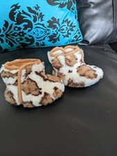 Baby Giraffe Print Furry Crib