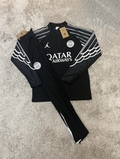 PSG x Jordan black "wings"