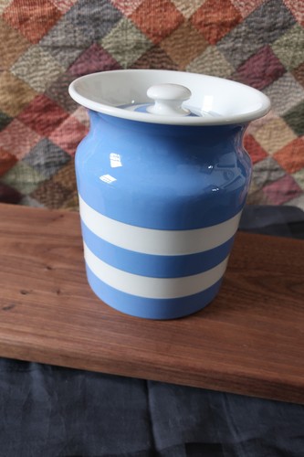 Green cornishware canister - tg,