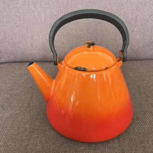 Vintage red creuset - red,