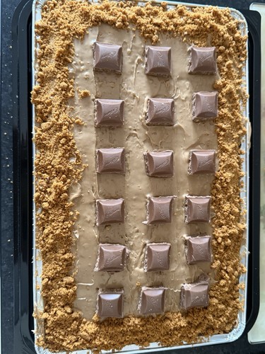 Cadbury biscoff cake - tray,