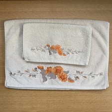 Vintage Embroidered Towel Set
