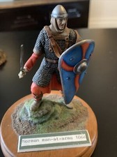 NORMAN MAN AT ARMS SOLDIER HAND PAINTED 90mm FIGURE 1066 ALMOND POSTE MILITAIRE
