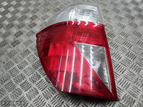 2005 honda tail - fr-v, light