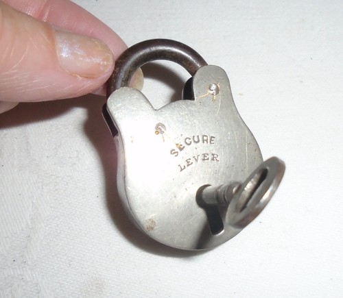 Small vintage secure lever - small,