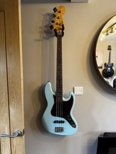 Squier Classic Vibe 60s Jazz