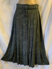 VTGE GREEN PLEATED BUTTON