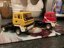 SCALEXTRIC TRUCK LORRY LEYLAND X 2