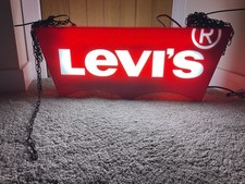 Levi’s Large Batwing Light