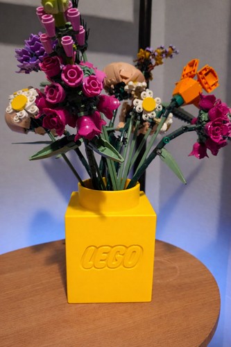 Square vase for displaying - square,