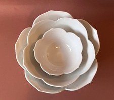 3xChinese White Porcelain Bowls Lotus Flower Shape 15cm 12.5cm 9cm Diameter VGC