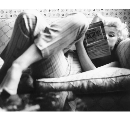 Marilyn monroe reading the - reading, on
