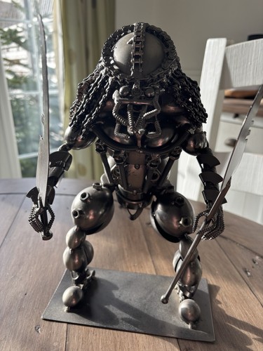 Predator metal sculpture - predator,