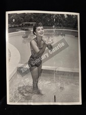 ORIGINAL VINTAGE DEBBIE REYNOLDS CARRIE FISHER US MOVIE ACTRESS 10X8 PRESS PHOTO