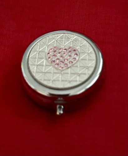 New silver tone metal pill - tone, box