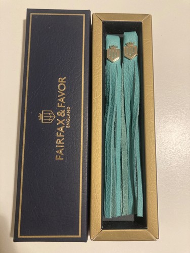 Fairfax favor turquoise - &,