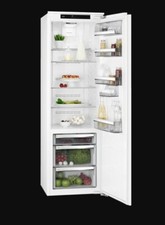 AEG SKK818E9ZC Built In Larder Fridge with LongFresh MultiFlow Frost Free A12105