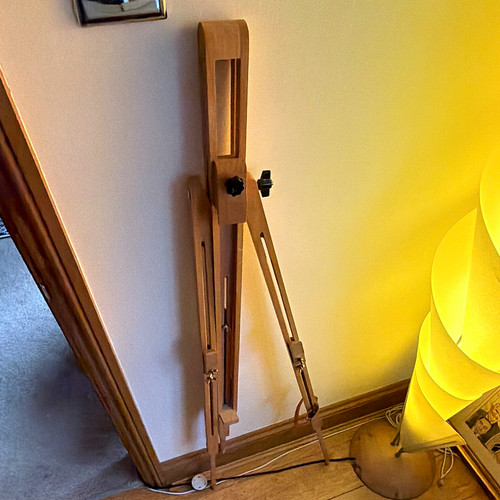 Wood adjustable tripod display - wood,