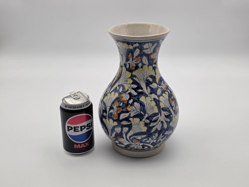 Unmarked bulbous glazed vase - bulbous,