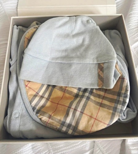 Burberry baby piece - 2, outfit
