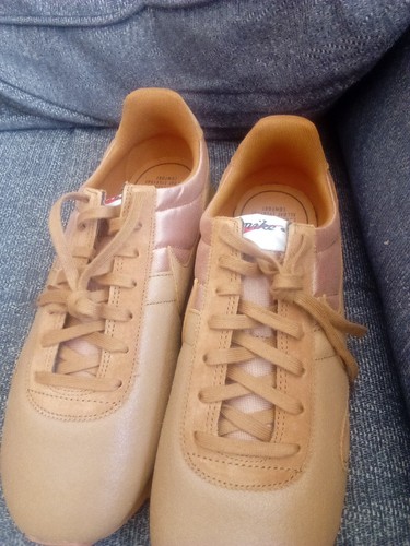 New unworn nike trainers pre - new,